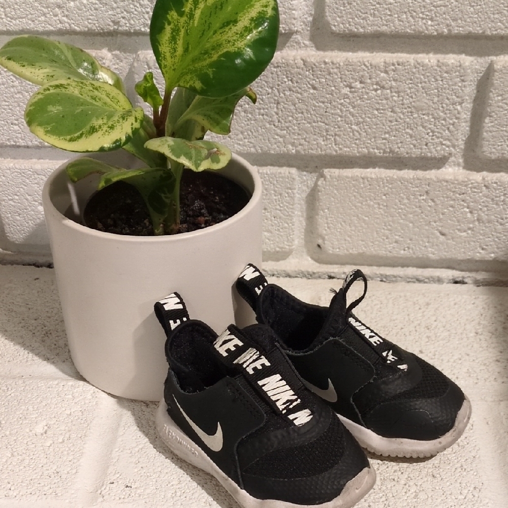 Nike Kids Black and White Sneakers